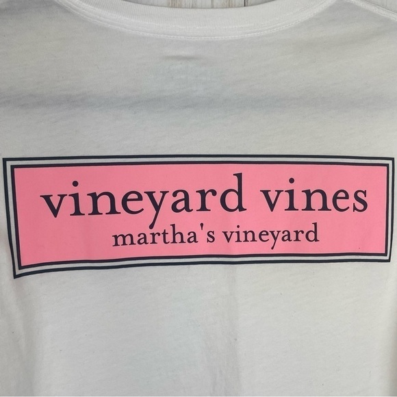 Vineyard Vines white and pink basic tee - Picture 3 of 6